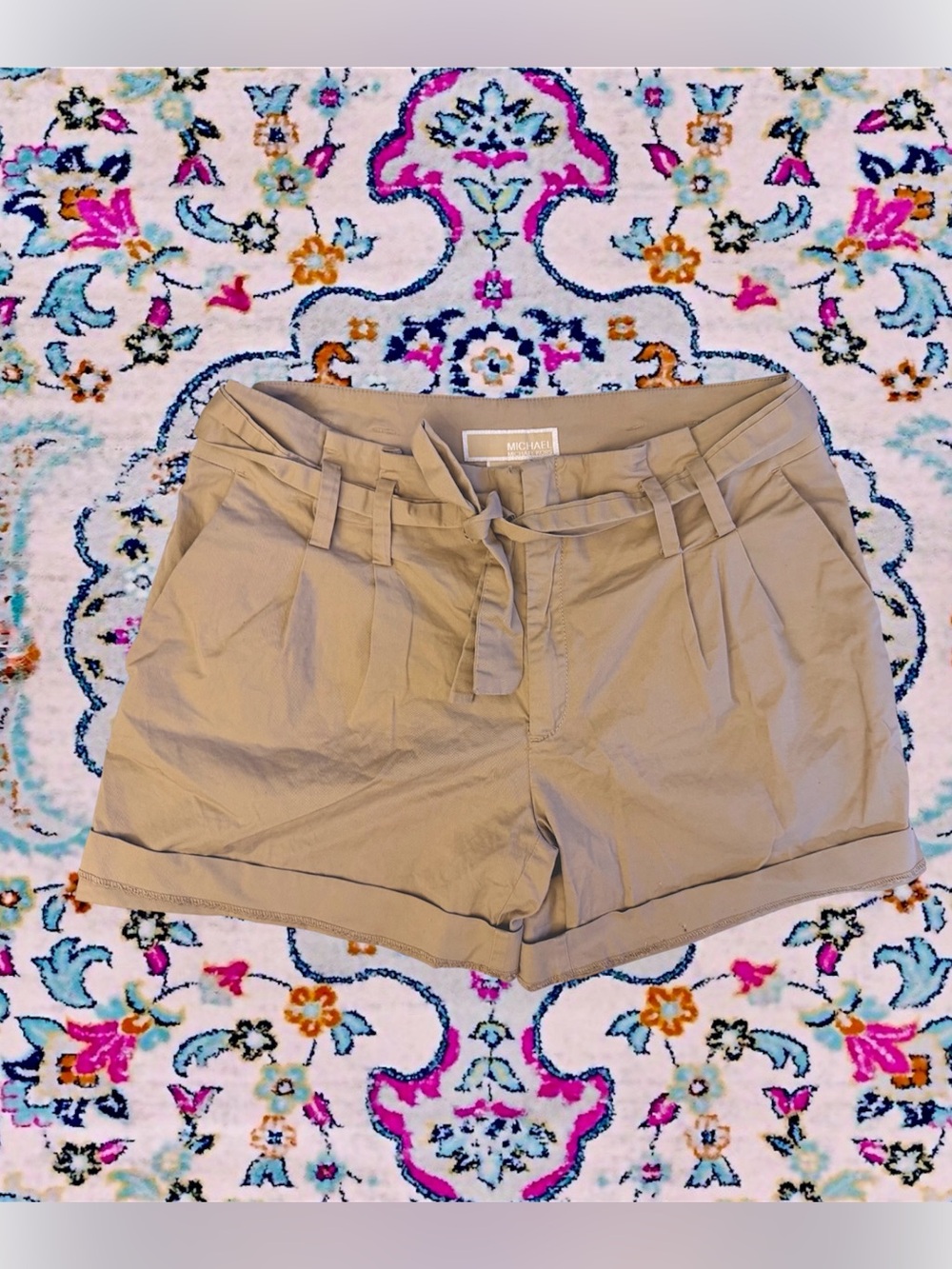 Michael Kors High Waist with removable tie belt Khaki shorts size 4